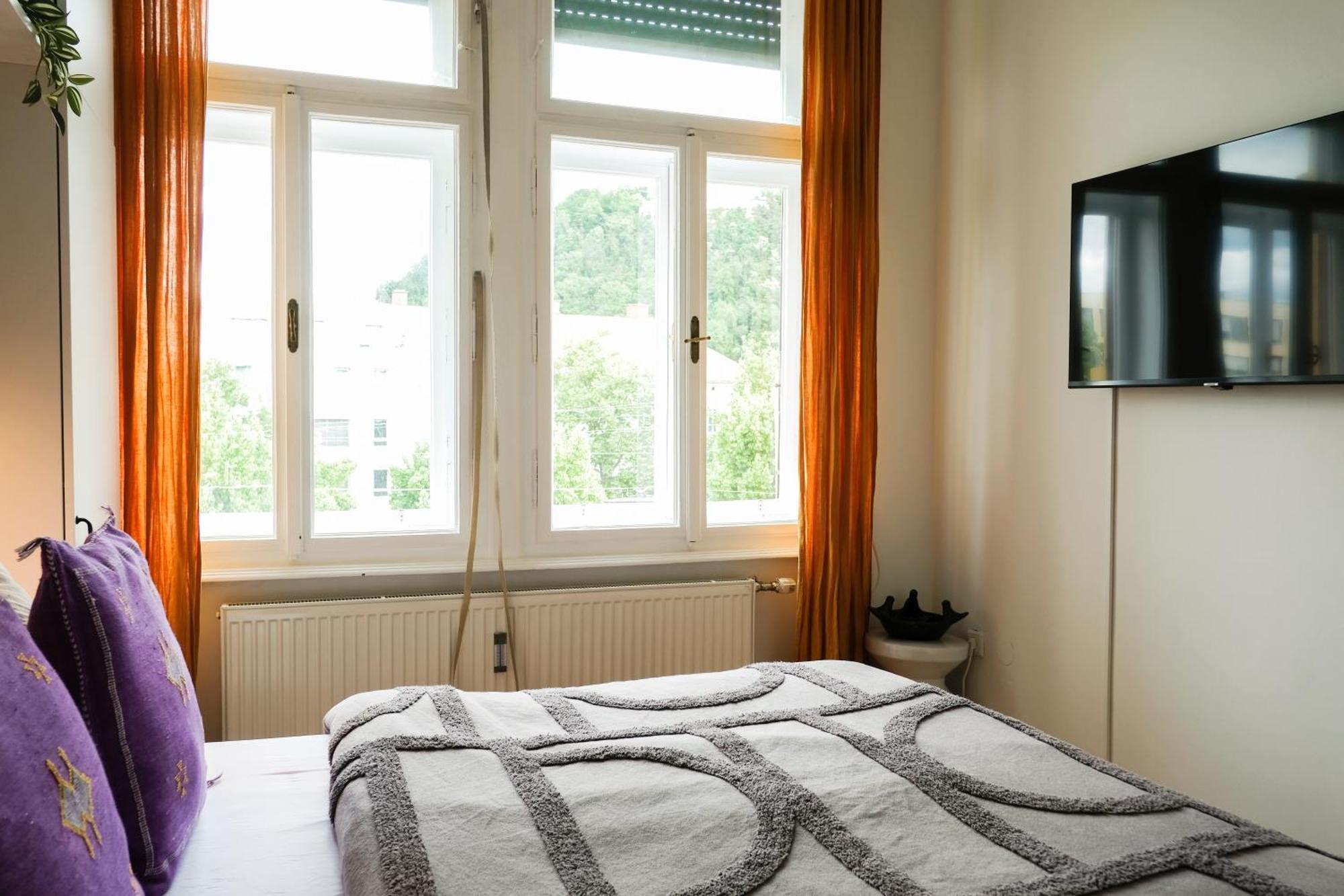 Stilvolles Apartment Im Zentrum - Free Parking กราซ ภายนอก รูปภาพ